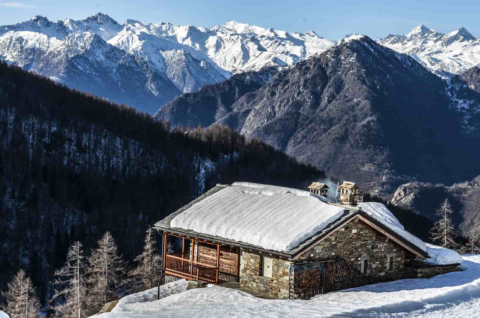 5 Best Sidings for Cold Climates