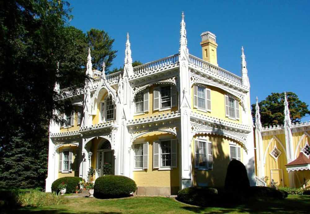 Home Insurance for the Wedding Cake Historic House